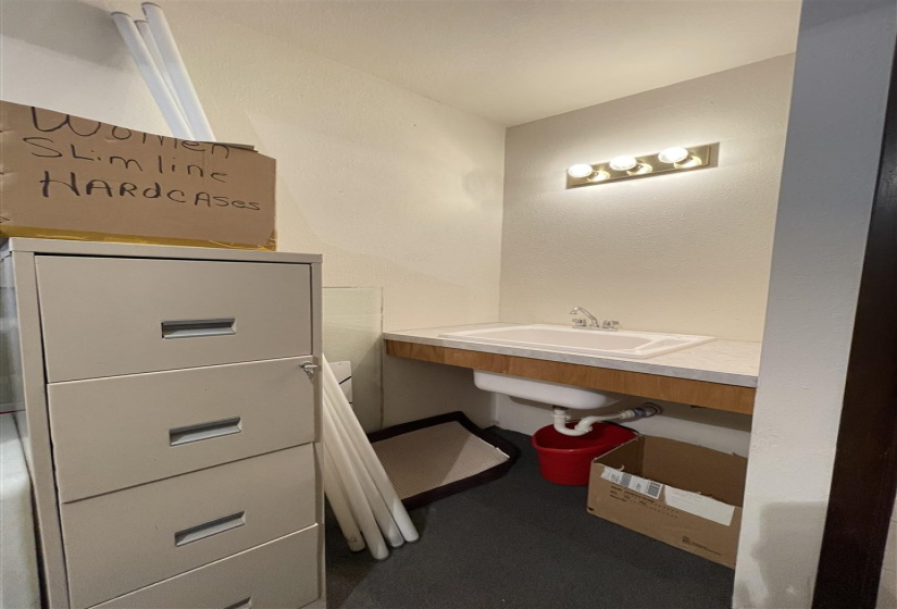 6 BathroomsBathrooms,Commercial/industrial,Commercial,Highland,1,131020