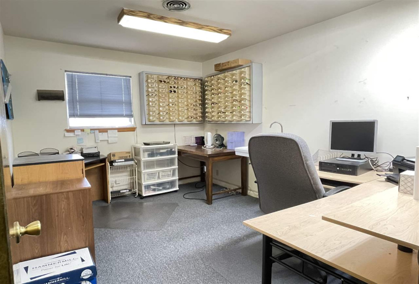 6 BathroomsBathrooms,Commercial/industrial,Commercial,Highland,1,131020