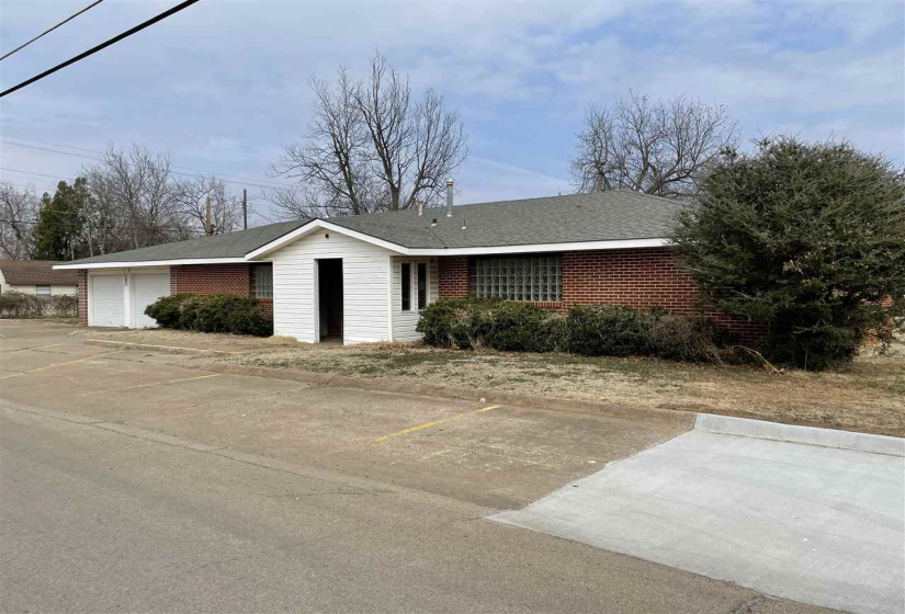 6 BathroomsBathrooms,Commercial/industrial,Commercial,Highland,1,131020