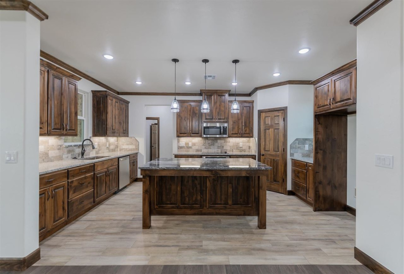 4 Bedrooms Bedrooms, ,2 BathroomsBathrooms,Residential,Single Family,Bandera,1,131051