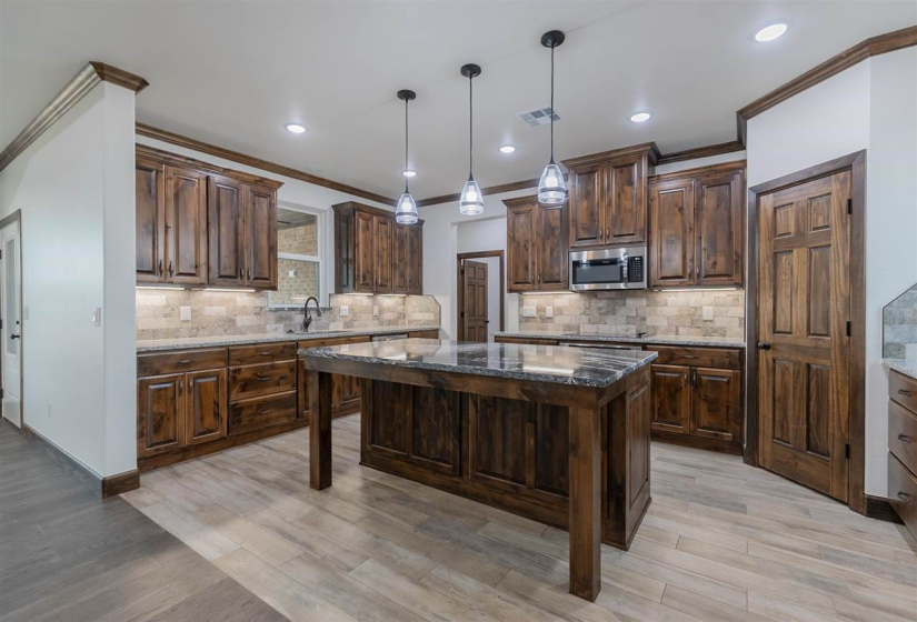 4 Bedrooms Bedrooms, ,2 BathroomsBathrooms,Residential,Single Family,Bandera,1,131051