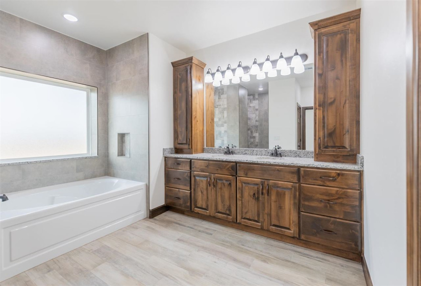 4 Bedrooms Bedrooms, ,2 BathroomsBathrooms,Residential,Single Family,Bandera,1,131051