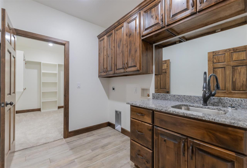 4 Bedrooms Bedrooms, ,2 BathroomsBathrooms,Residential,Single Family,Bandera,1,131051