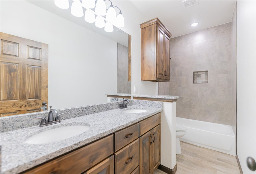 4 Bedrooms Bedrooms, ,2 BathroomsBathrooms,Residential,Single Family,Bandera,1,131051