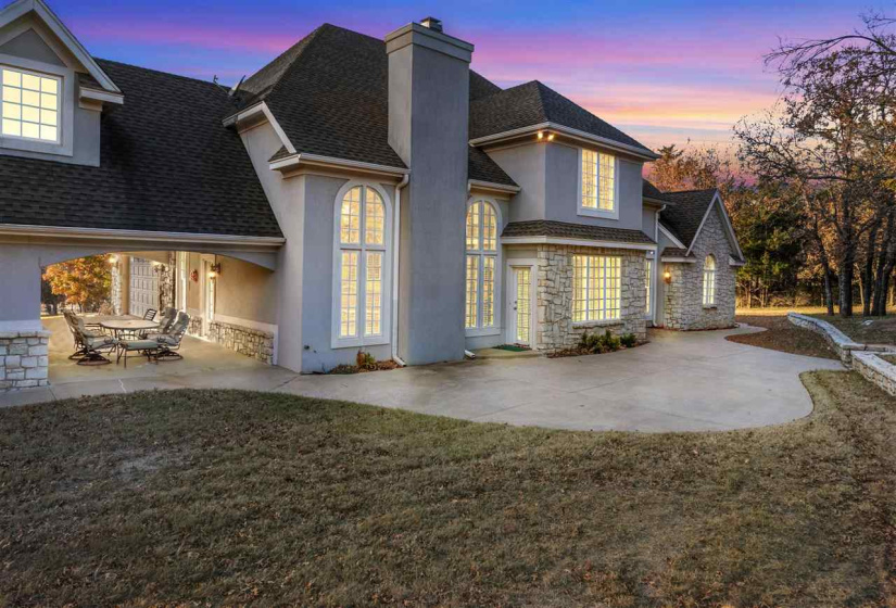 4 Bedrooms Bedrooms, ,3 BathroomsBathrooms,Residential,Single Family,Stone Pointe,2,131060