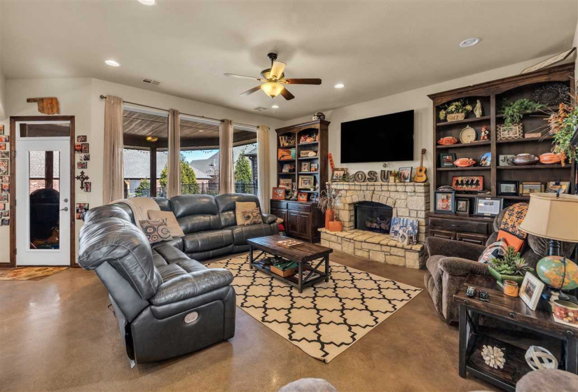 4 Bedrooms Bedrooms, ,4 BathroomsBathrooms,Residential,Single Family,Culpepper Dr,2,131102