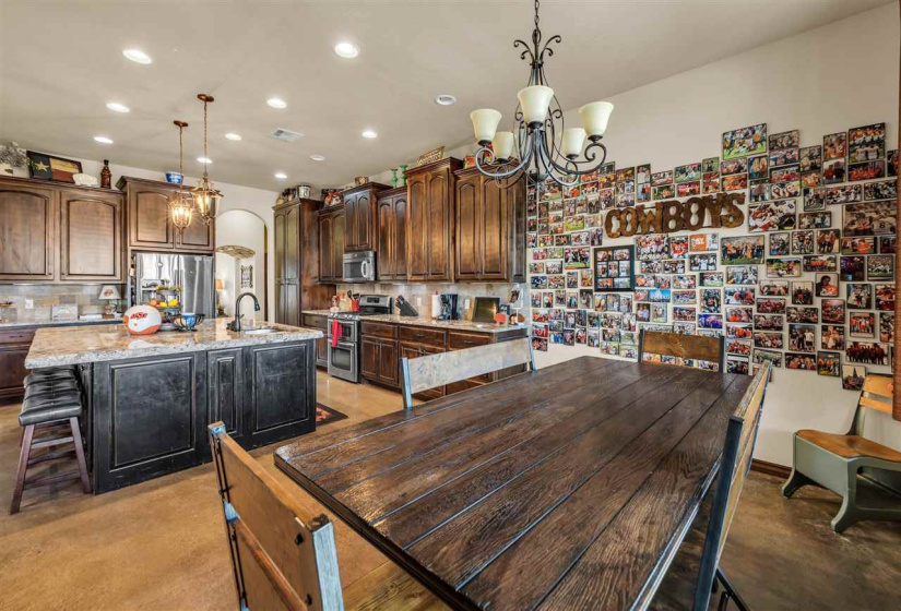 4 Bedrooms Bedrooms, ,4 BathroomsBathrooms,Residential,Single Family,Culpepper Dr,2,131102