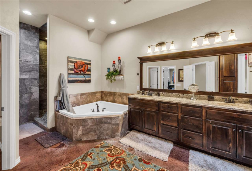 4 Bedrooms Bedrooms, ,4 BathroomsBathrooms,Residential,Single Family,Culpepper Dr,2,131102