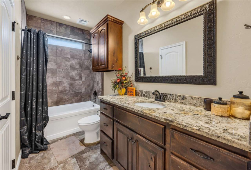 4 Bedrooms Bedrooms, ,4 BathroomsBathrooms,Residential,Single Family,Culpepper Dr,2,131102