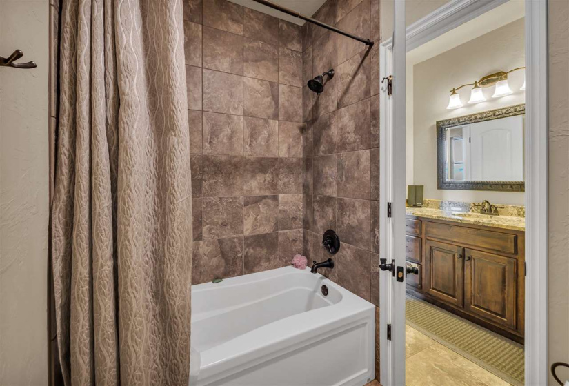 4 Bedrooms Bedrooms, ,4 BathroomsBathrooms,Residential,Single Family,Culpepper Dr,2,131102