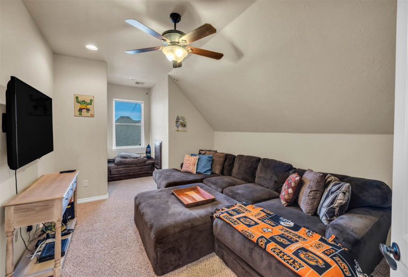 4 Bedrooms Bedrooms, ,4 BathroomsBathrooms,Residential,Single Family,Culpepper Dr,2,131102