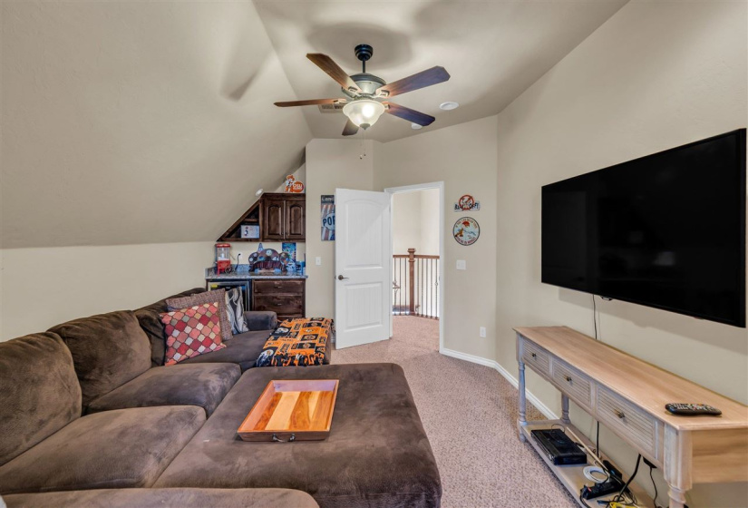 4 Bedrooms Bedrooms, ,4 BathroomsBathrooms,Residential,Single Family,Culpepper Dr,2,131102