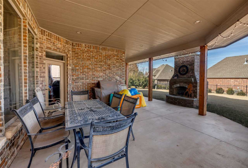4 Bedrooms Bedrooms, ,4 BathroomsBathrooms,Residential,Single Family,Culpepper Dr,2,131102
