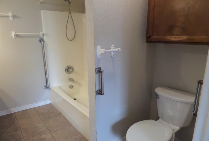 2 Bedrooms Bedrooms, ,2 BathroomsBathrooms,Residential,Single Family,68th,1,131108