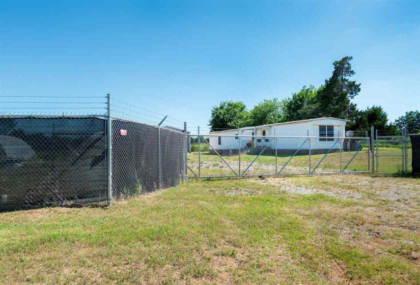 6 BathroomsBathrooms,Commercial/industrial,Commercial,Burris,1,131126