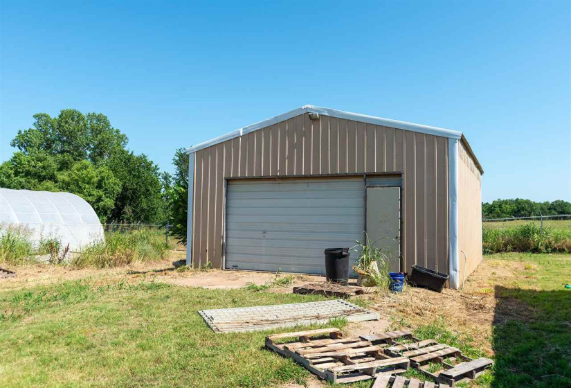 6 BathroomsBathrooms,Commercial/industrial,Commercial,Burris,1,131126