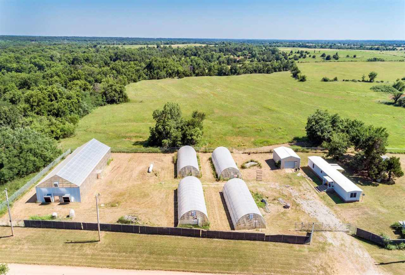 6 BathroomsBathrooms,Commercial/industrial,Commercial,Burris,1,131126