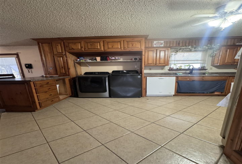 4 Bedrooms Bedrooms, ,1 BathroomBathrooms,Residential,Single Family,Hickory,1,131153