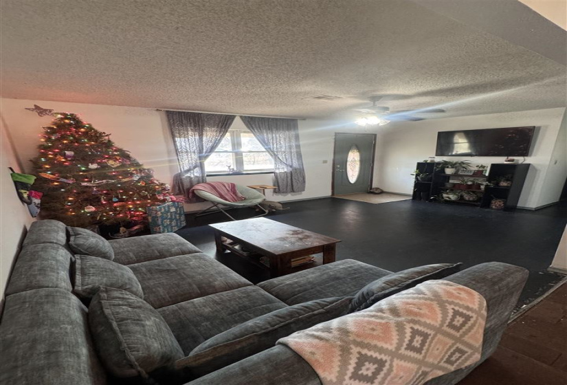 4 Bedrooms Bedrooms, ,1 BathroomBathrooms,Residential,Single Family,Hickory,1,131153