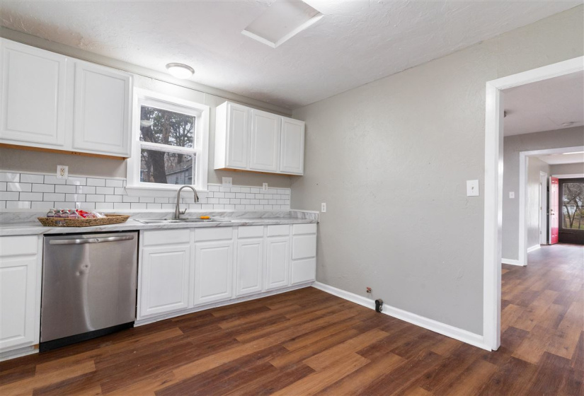 3 Bedrooms Bedrooms, ,2 BathroomsBathrooms,Residential,Single Family,11th,1,131197