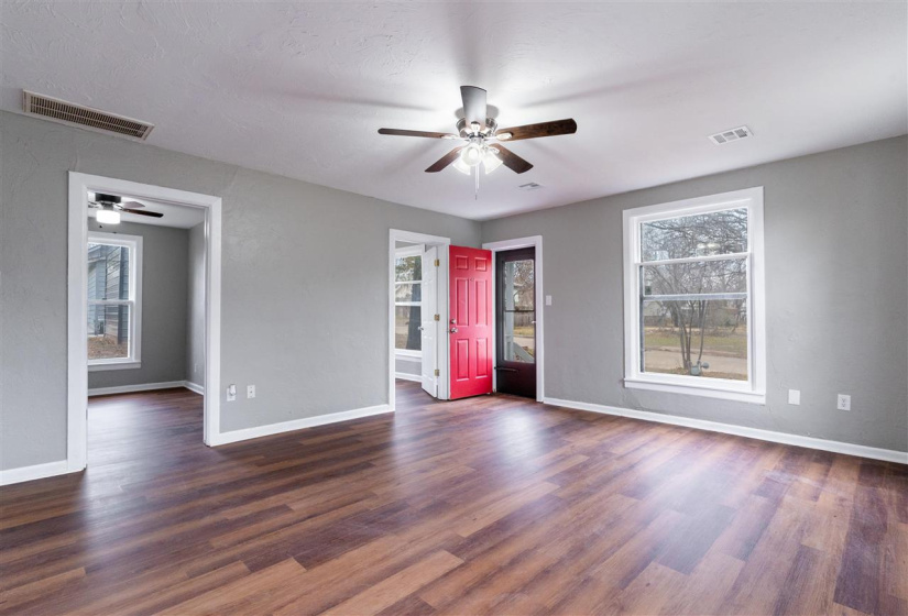3 Bedrooms Bedrooms, ,2 BathroomsBathrooms,Residential,Single Family,11th,1,131197