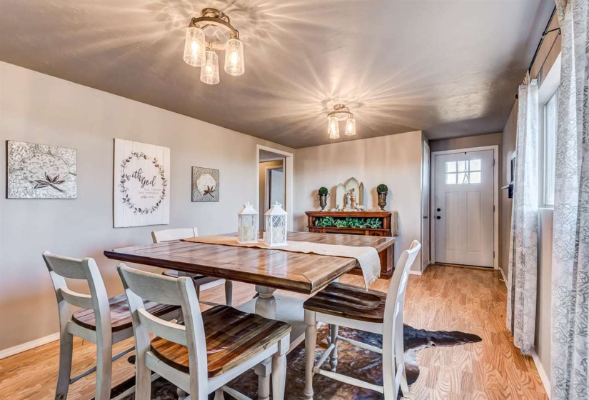 3 Bedrooms Bedrooms, ,2 BathroomsBathrooms,Residential,Single Family,Knipe,1,131199
