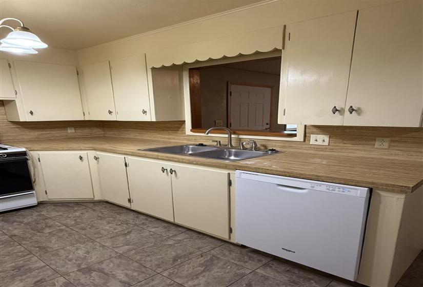 4 Bedrooms Bedrooms, ,2 BathroomsBathrooms,Residential,Single Family,Highland,1,131220