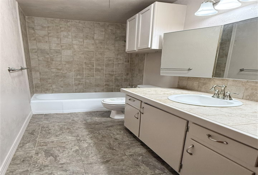 4 Bedrooms Bedrooms, ,2 BathroomsBathrooms,Residential,Single Family,Highland,1,131220