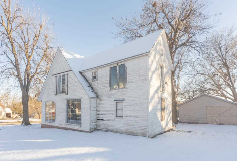 4 Bedrooms Bedrooms, ,2 BathroomsBathrooms,Residential,Single Family,7th,131279