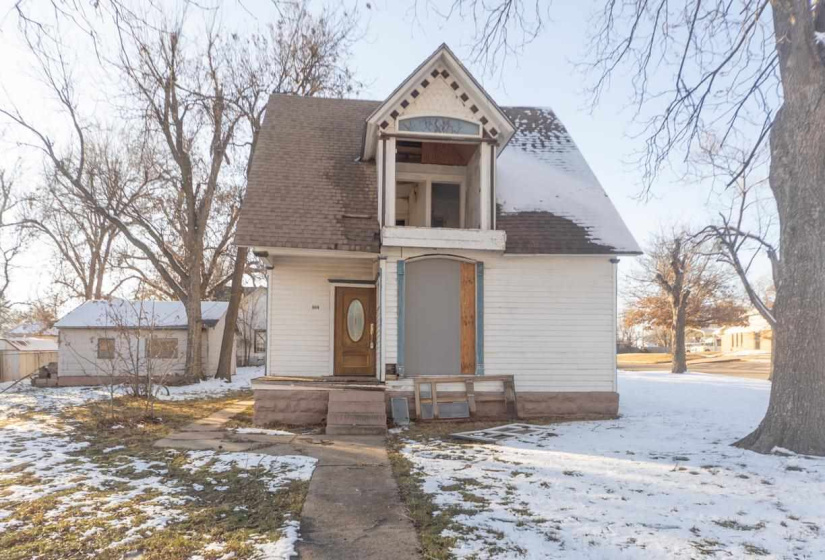 4 Bedrooms Bedrooms, ,2 BathroomsBathrooms,Residential,Single Family,7th,131279