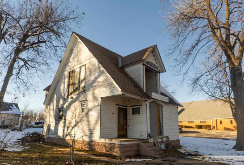 4 Bedrooms Bedrooms, ,2 BathroomsBathrooms,Residential,Single Family,7th,131279