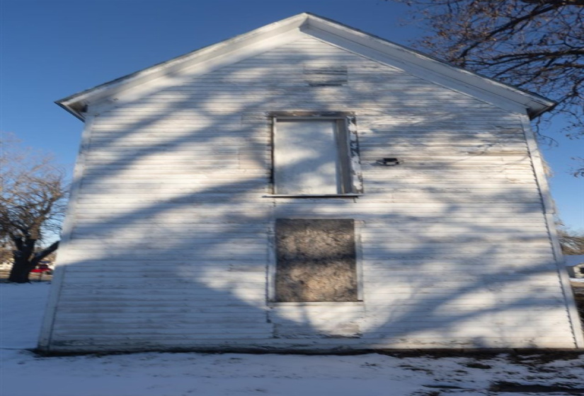 4 Bedrooms Bedrooms, ,2 BathroomsBathrooms,Residential,Single Family,7th,131279