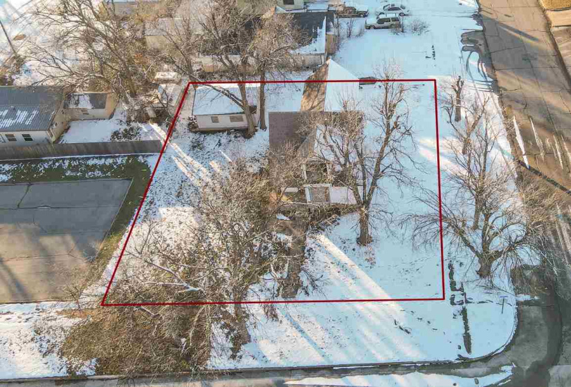 4 Bedrooms Bedrooms, ,2 BathroomsBathrooms,Residential,Single Family,7th,131279