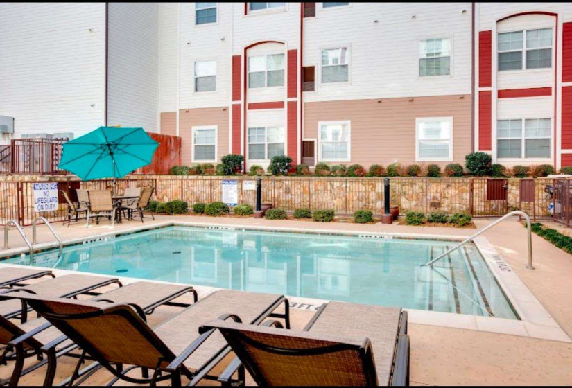 2 Bedrooms Bedrooms, ,2 BathroomsBathrooms,Residential,Condominium/townhouse,Miller #204,131288