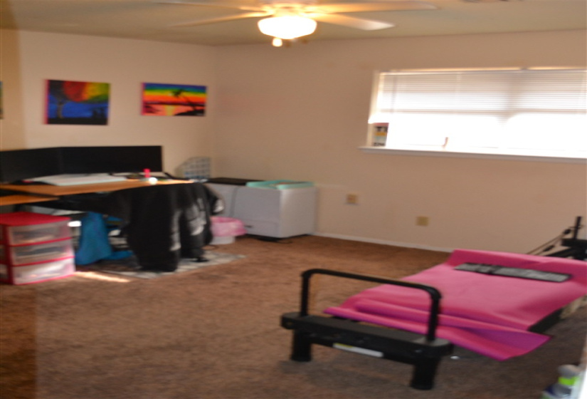 1 BathroomBathrooms,Multi-family,Duplex,Hartford,1,131303