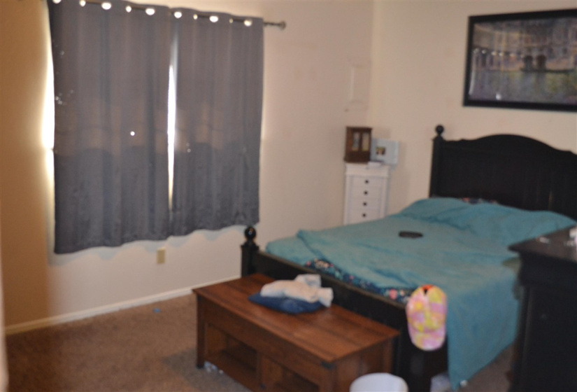 1 BathroomBathrooms,Multi-family,Duplex,Hartford,1,131303