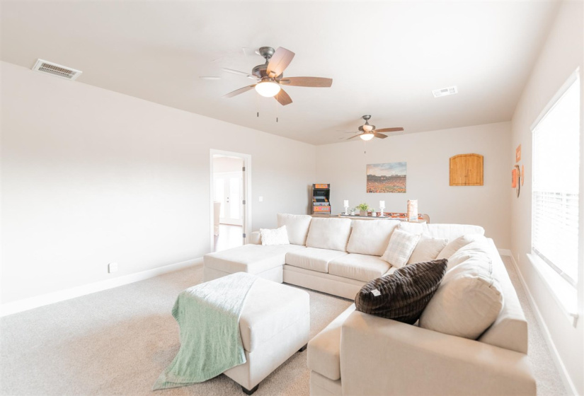6 Bedrooms Bedrooms, ,4 BathroomsBathrooms,Residential,Single Family,County Road 180,2,131354