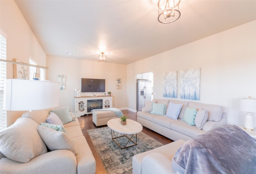 6 Bedrooms Bedrooms, ,4 BathroomsBathrooms,Residential,Single Family,County Road 180,2,131354