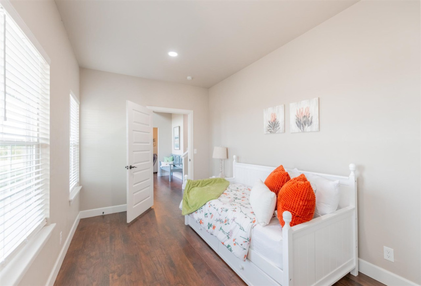 6 Bedrooms Bedrooms, ,4 BathroomsBathrooms,Residential,Single Family,County Road 180,2,131354