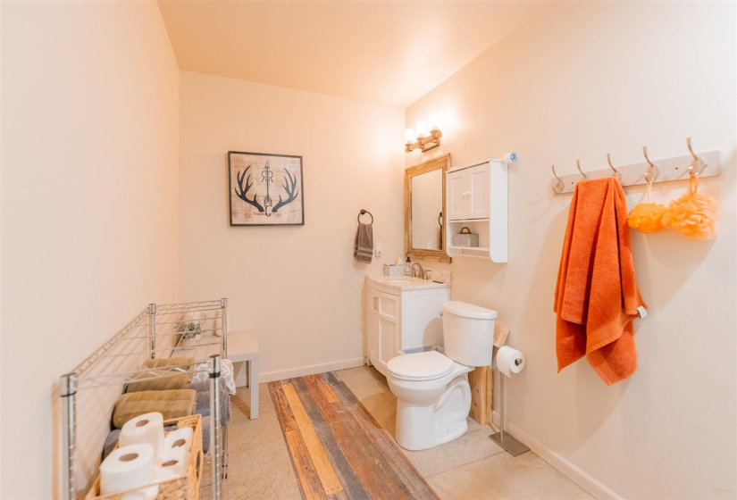 2 Bedrooms Bedrooms, ,1 BathroomBathrooms,Residential,Single Family,68th,1,131356