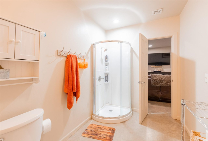 2 Bedrooms Bedrooms, ,1 BathroomBathrooms,Residential,Single Family,68th,1,131356
