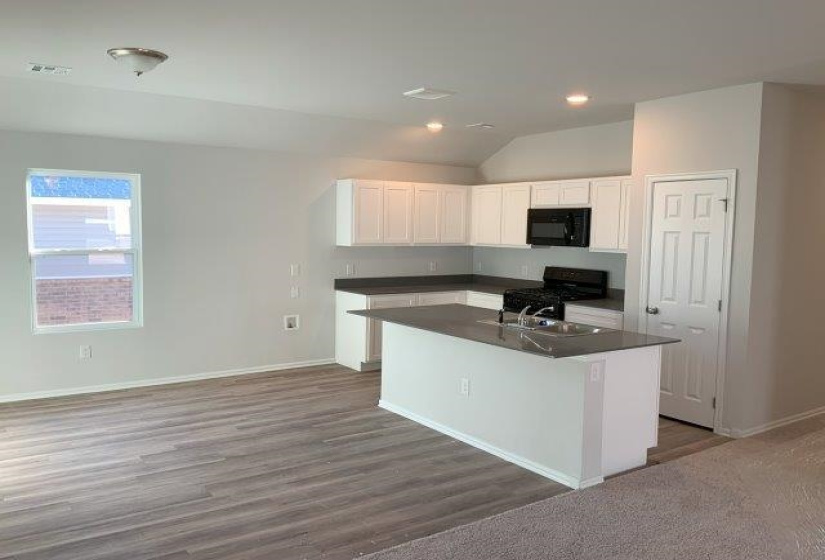 3 Bedrooms Bedrooms, ,2 BathroomsBathrooms,Residential,Single Family,Krayler,1,131366