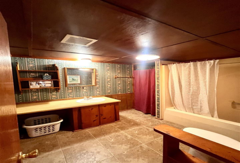 2 Bedrooms Bedrooms, ,1 BathroomBathrooms,Residential,Single Family,36280,1,131385