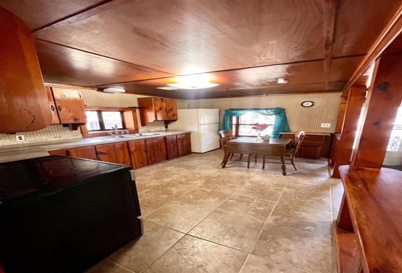 2 Bedrooms Bedrooms, ,1 BathroomBathrooms,Residential,Single Family,36280,1,131385