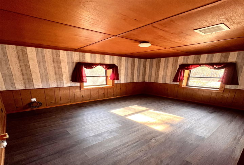2 Bedrooms Bedrooms, ,1 BathroomBathrooms,Residential,Single Family,36280,1,131385