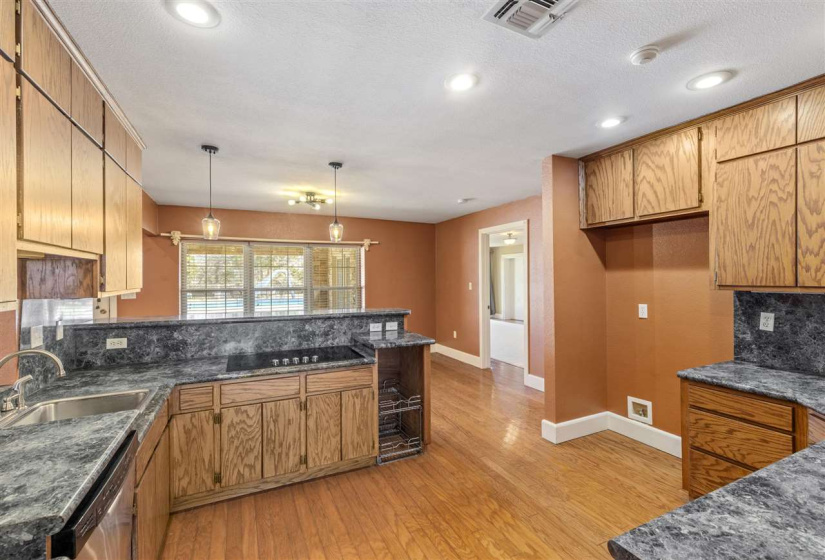 4 Bedrooms Bedrooms, ,3 BathroomsBathrooms,Residential,Single Family,County Road 3200,1,131389