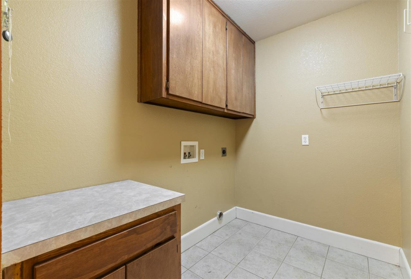 4 Bedrooms Bedrooms, ,3 BathroomsBathrooms,Residential,Single Family,County Road 3200,1,131389