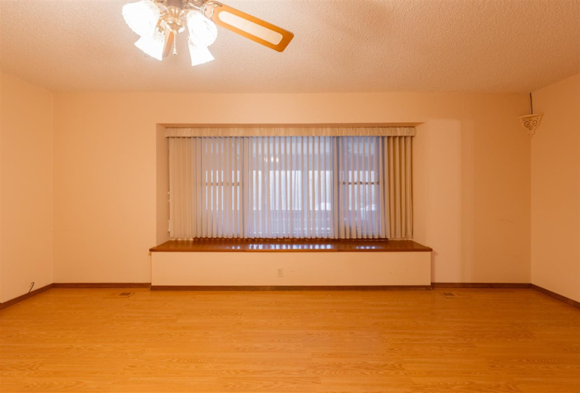 3 Bedrooms Bedrooms, ,2 BathroomsBathrooms,Residential,Single Family,Jardot,1,131392