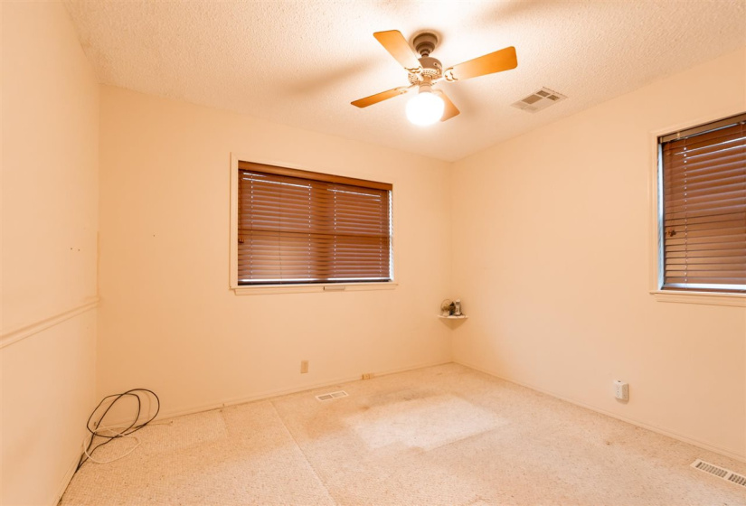 3 Bedrooms Bedrooms, ,2 BathroomsBathrooms,Residential,Single Family,Jardot,1,131392