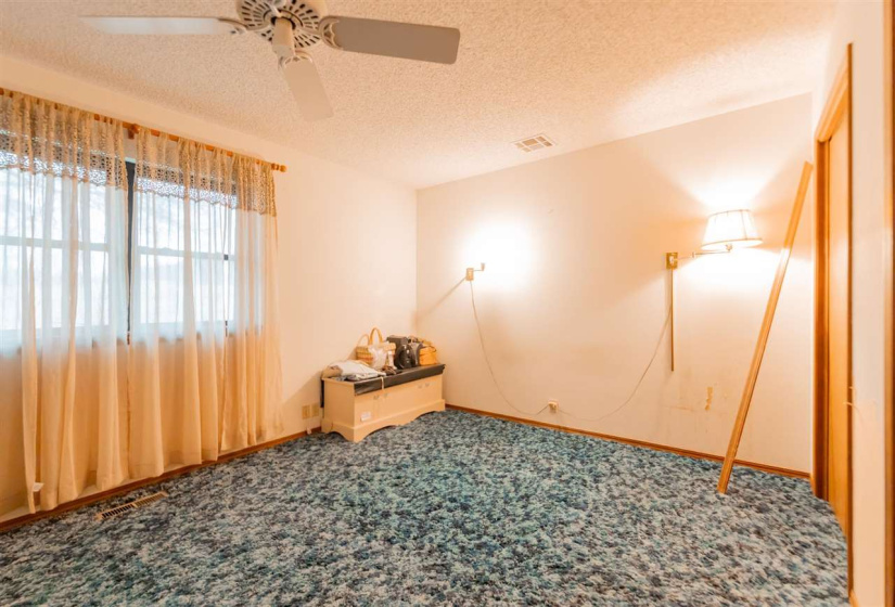 3 Bedrooms Bedrooms, ,2 BathroomsBathrooms,Residential,Single Family,Jardot,1,131392